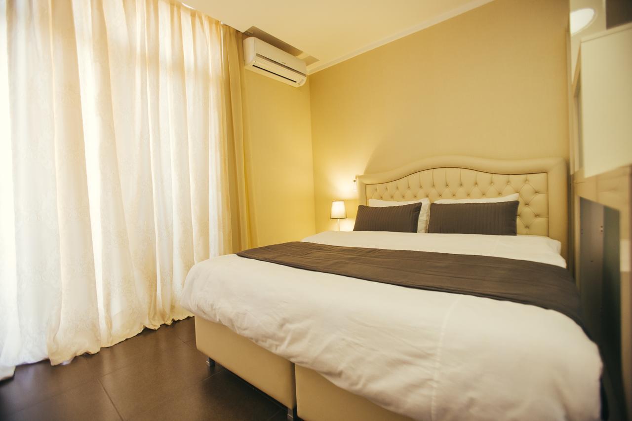 Panorama Sea Tower Aparthotel Batumi Ngoại thất bức ảnh